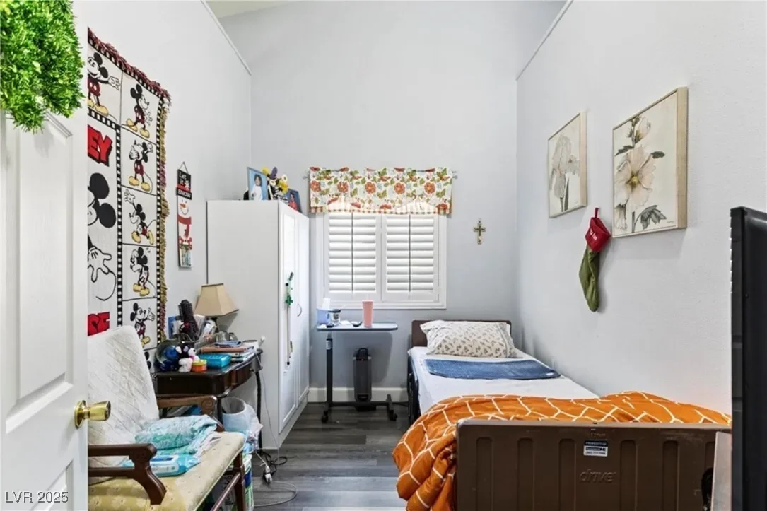 4300 Del Monte Avenue, Las Vegas, Nevada, United States. - Photo 21