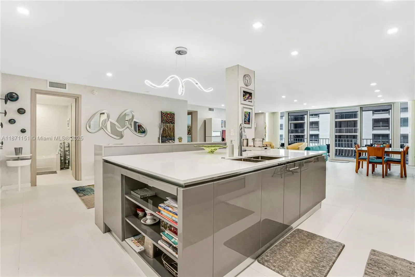 10155 Collins Ave 606, Bal Harbour, Florida, United States. - Photo 8
