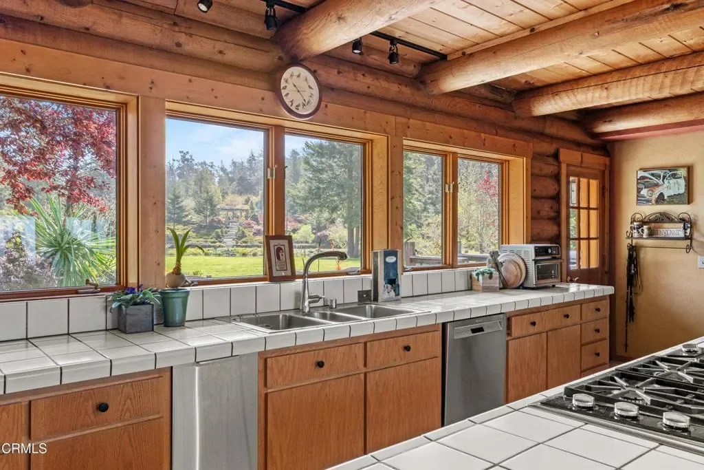 40811 Eureka Hill Road, Point Arena, California, United States. - Photo 45
