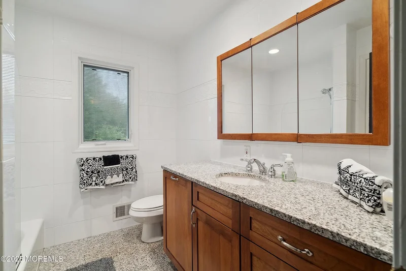 1 Eileen Court, East Brunswick, NJ 08816, East Brunswick, New Jersey, United States. - Photo 9
