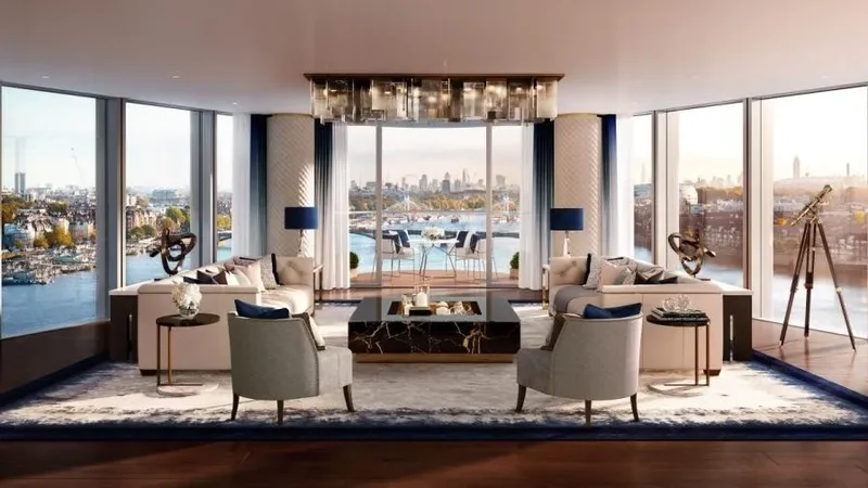 Amazing 4-bed apartment at the 34th floor of a high spec building with breathtaking views across the
