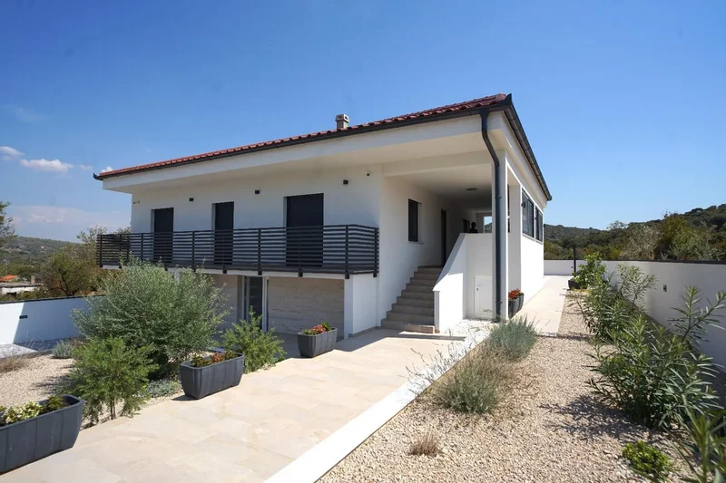 Zadar, Polača, beautiful villa with swimming pool in a quiet location