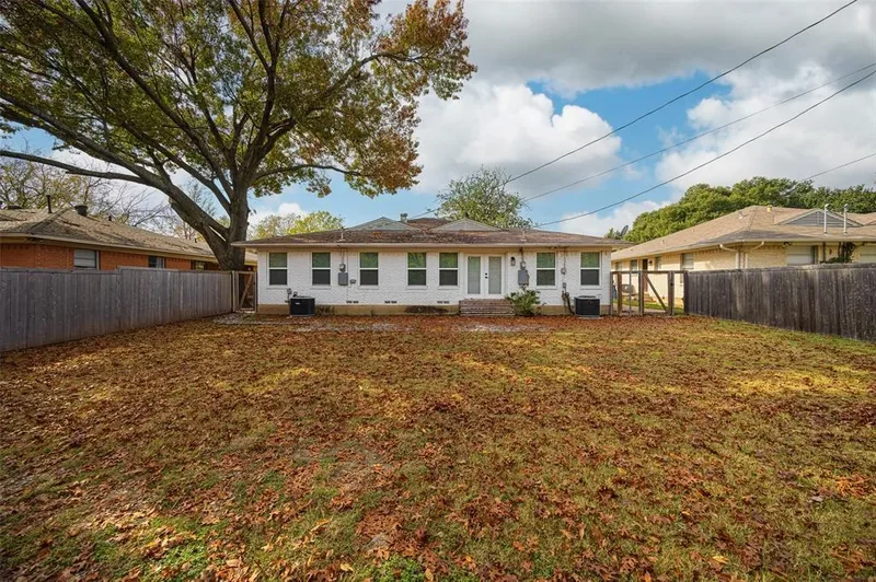 6569 Ascot Lane, Dallas, Texas, United States. - Photo 31