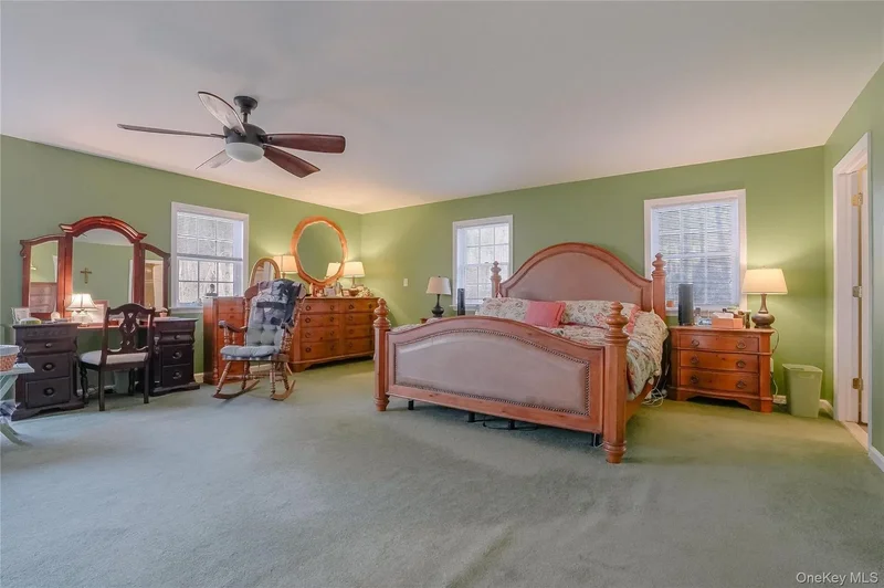 13 Edna Drive, Hyde Park, New York, United States. - Photo 33