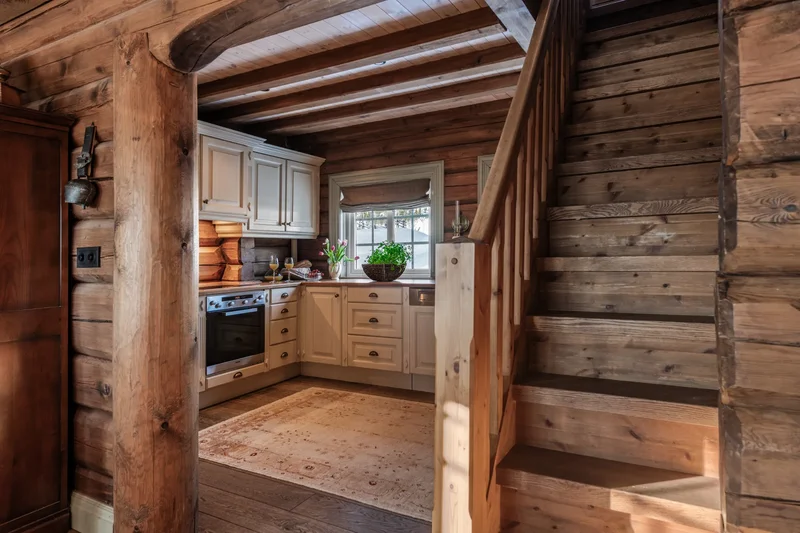 Idyllic mountain getaway with 5 bedrooms, 3 bathrooms, private sauna and jacuzzi