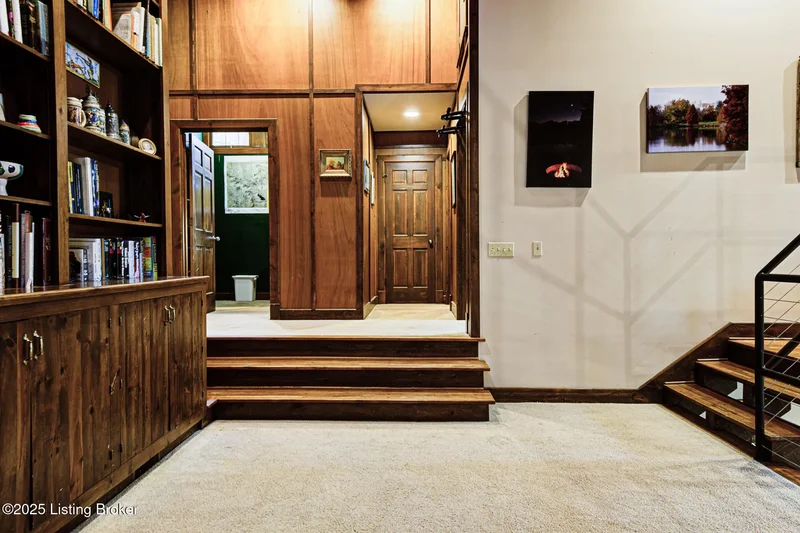 9400 Floydsburg Rd, Louisville, KY 40245, Watterson Park, Kentucky, United States. - Photo 32