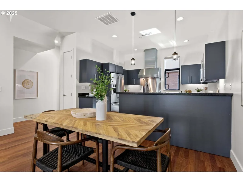 1688 NW Riverscape St, Portland, OR 97209, Portland, Oregon, United States. - Photo 9
