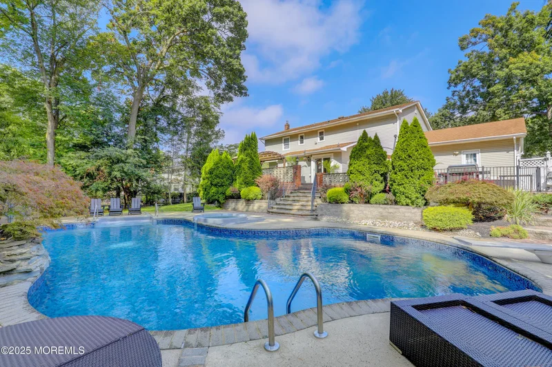 8 Kensington Drive, Manalapan, NJ 07726, Manalapan Township, New Jersey, United States. - Photo 48