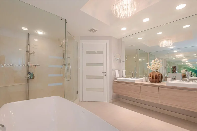 17301 Biscayne Blvd 2209, Golden Beach, Florida, United States. - Photo 46