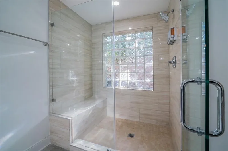 15314 Philippine, Houston, Texas, United States. - Photo 3