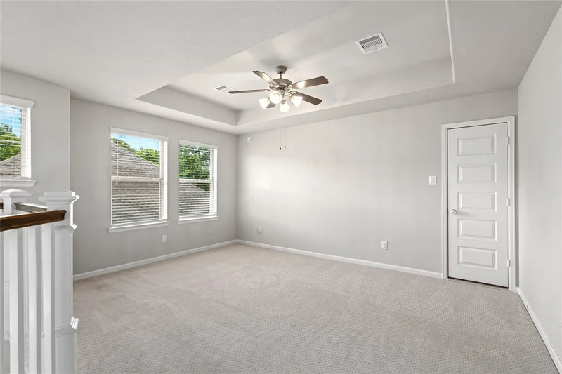 927 S Lacey Garden Loop, Houston, Texas, United States. - Photo 11