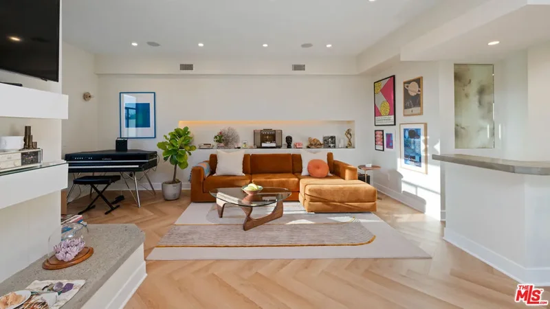 Single Family Residence in Los Angeles