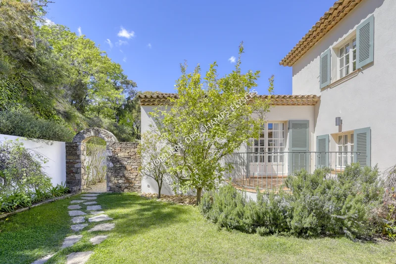 RAMATUELLE - ELEGANT BASTIDE - RENOVATED - 8 BEDROOMS -