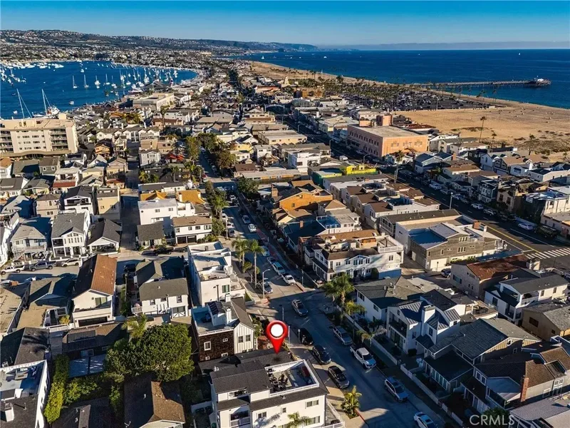 122 E Bay Avenue, Newport Beach, California, United States. - Photo 31