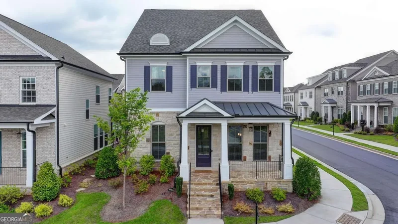 Single Family Residence in Duluth