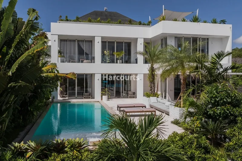 Luxurious Modern Villa With Spectacular Views