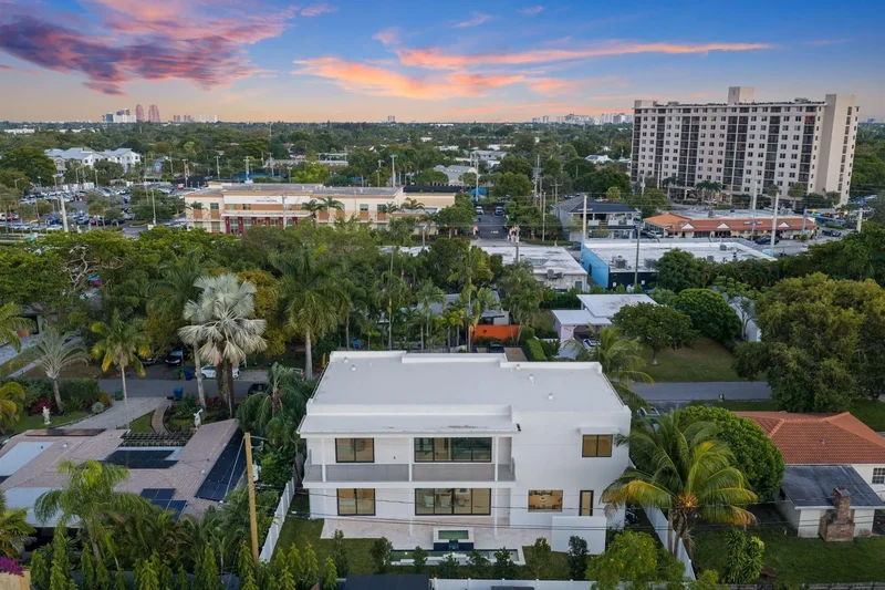 2015 NE 4th Ave, Wilton Manors, Florida, United States. - Photo 74