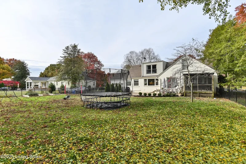52 Harwood Rd, Louisville, KY 40222, Glenview, Kentucky, United States. - Photo 29