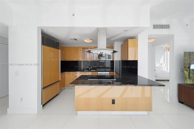6899 Collins Ave 2108, Miami Beach, Florida, United States. - Photo 14