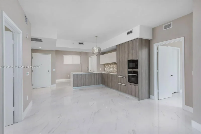 2900 NE 7th Ave 3903, Miami, Florida, United States. - Photo 3
