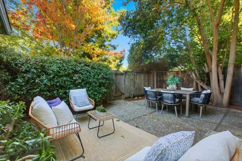 1542 Canna Court, Mountain View, California, United States. - Photo 23