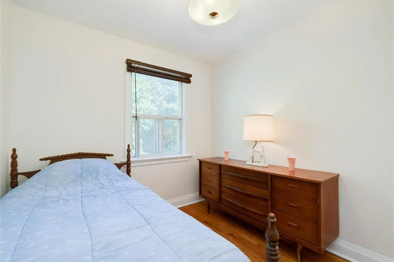 930 Eglinton Ave E, Toronto, ON M4G 2L3, Toronto, Ontario, Canada. - Photo 37