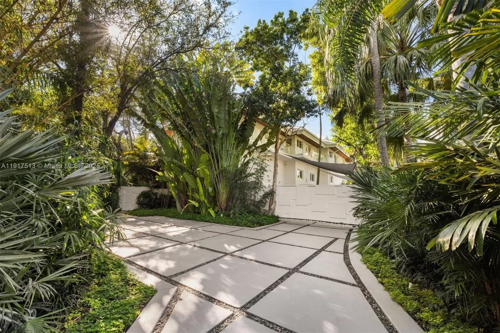 7150 W Lago Dr, Miami, Florida, United States. - Photo 53