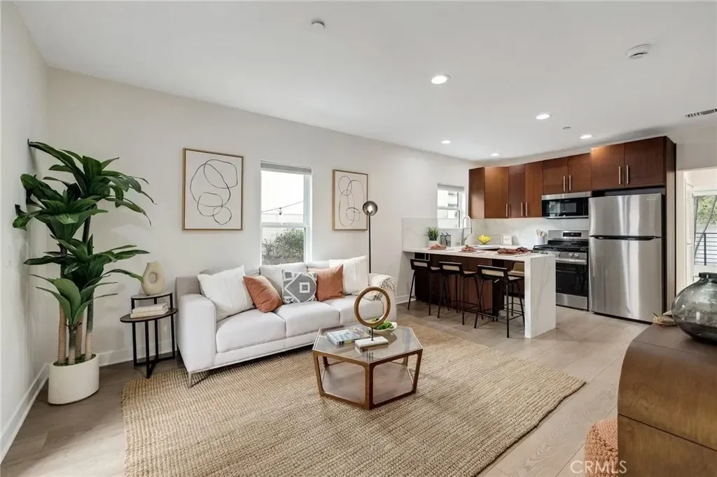 724 San Miguel Avenue, Los Angeles, California, United States. - Photo 15