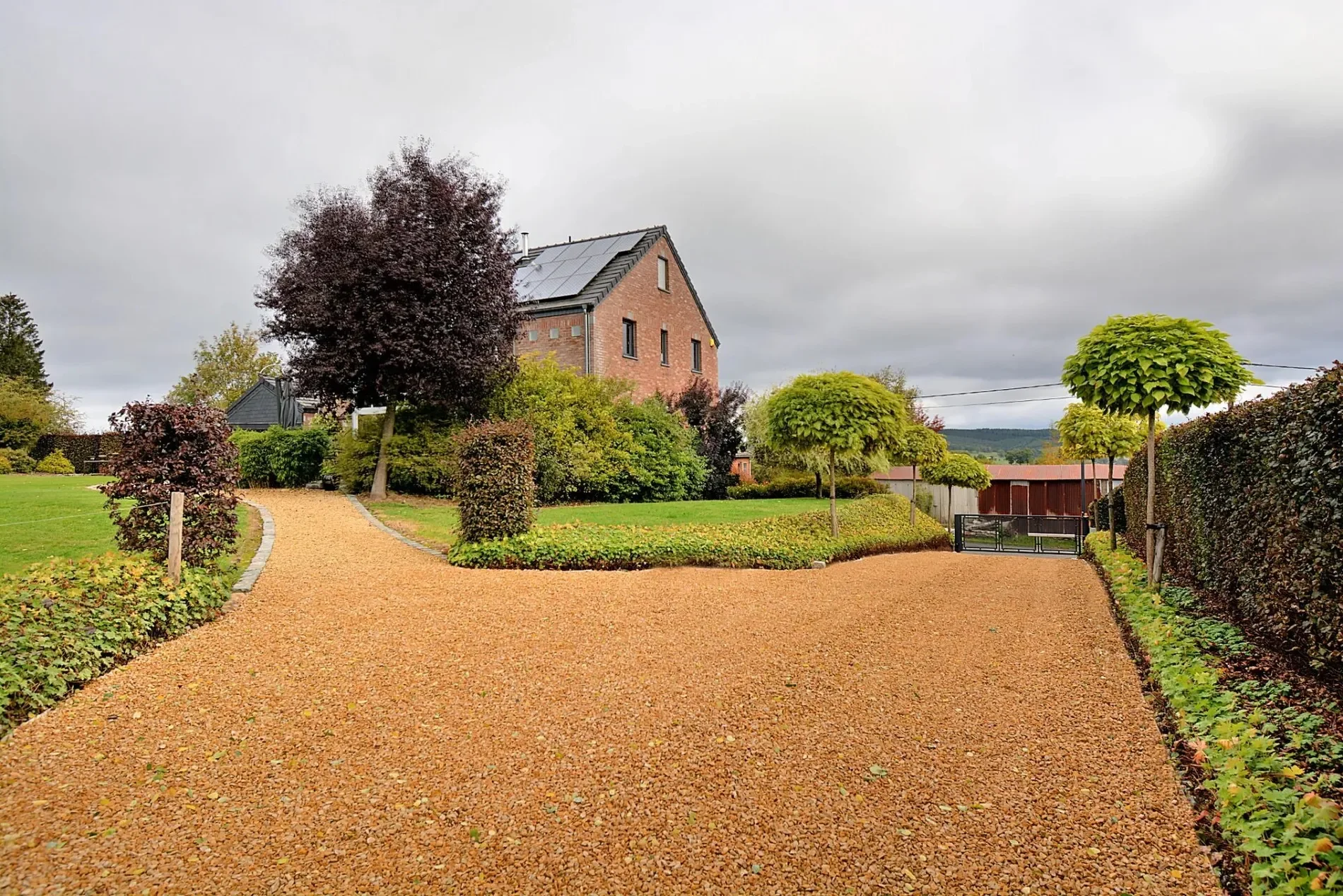 Exterior photo 9