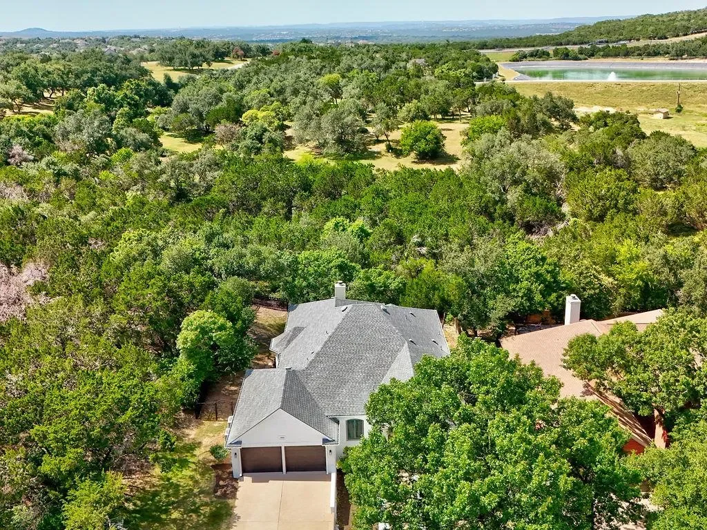 9902 Scenic Bluff DR, Austin, Texas, United States. - Photo 4