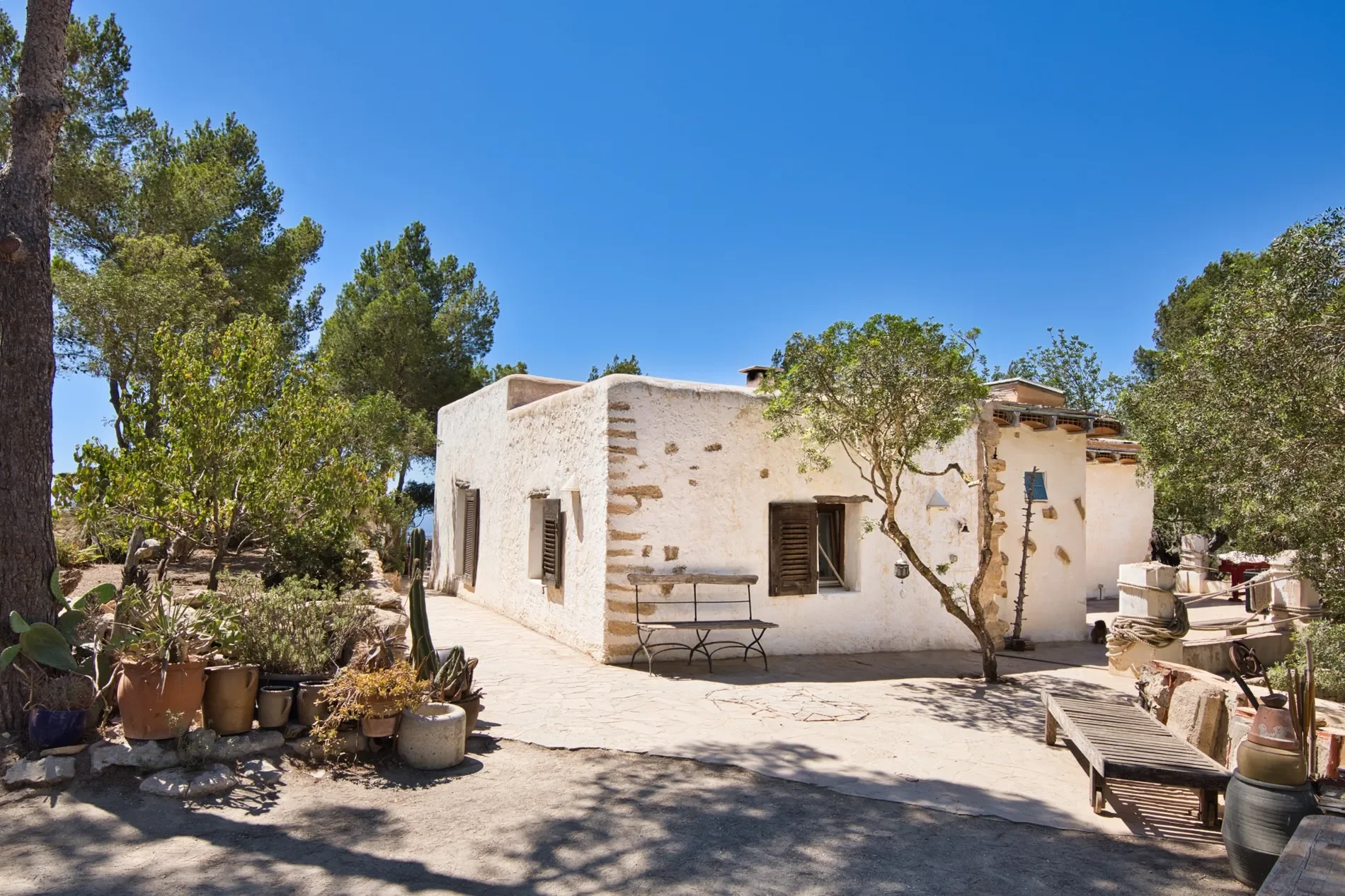 Exterior photo 9