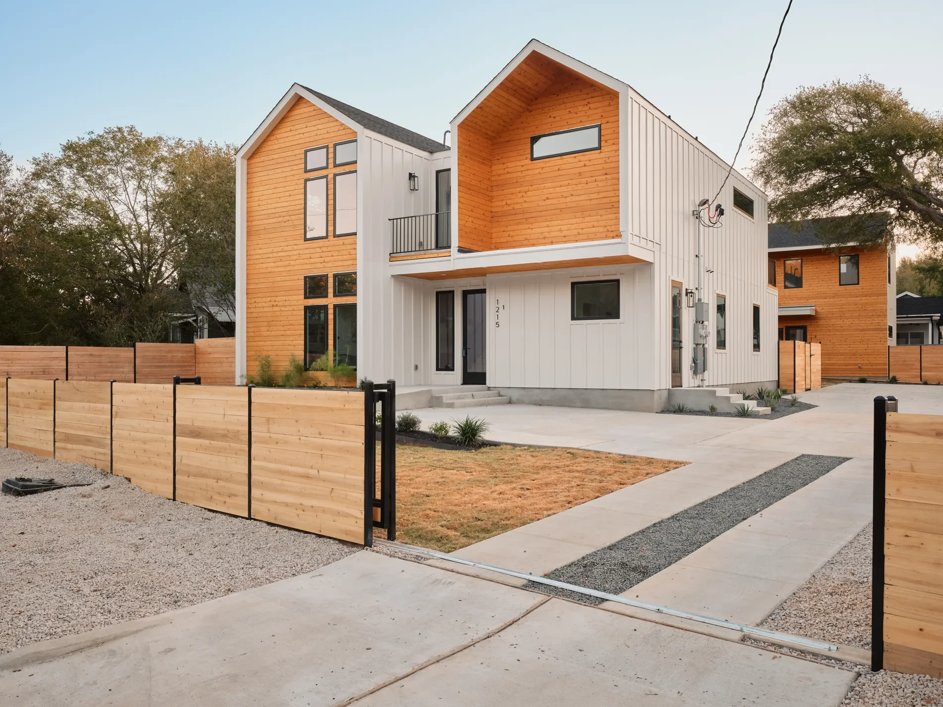 Exterior photo 5