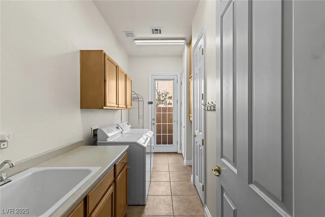 8095 Dark Hollow Place, Las Vegas, Nevada, United States. - Photo 39