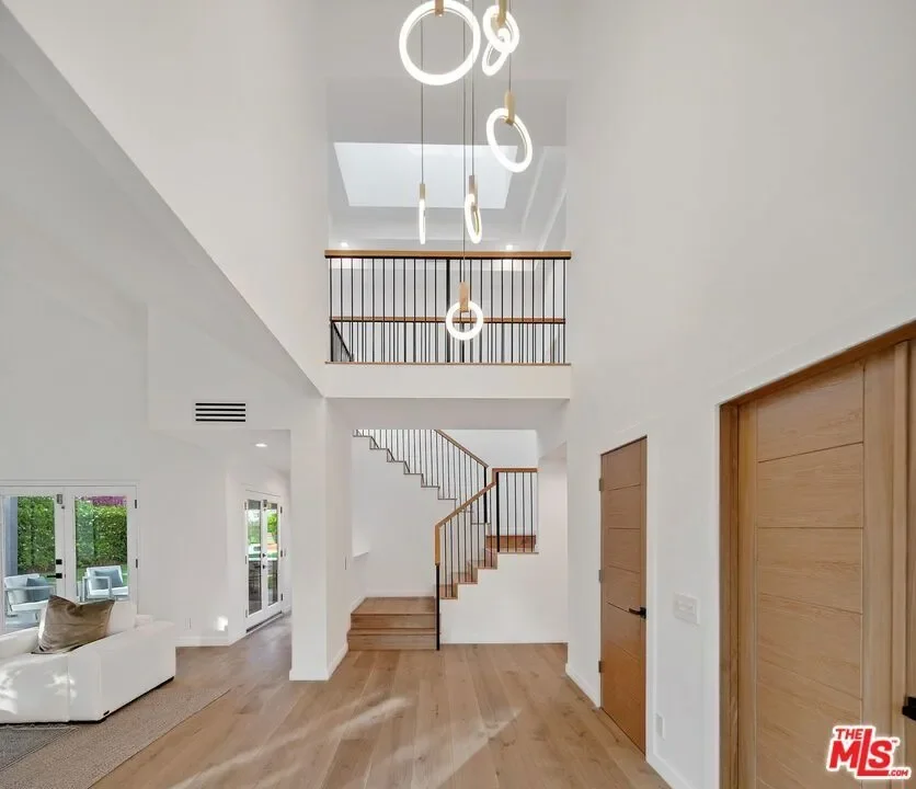 4050 Clarinda Drive, Los Angeles, California, United States. - Photo 19