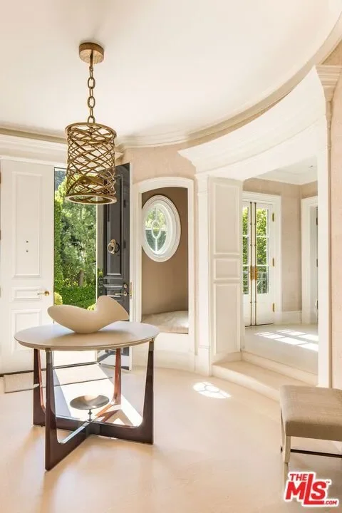 2401 Bowmont Drive, Beverly Hills, California, United States. - Photo 6