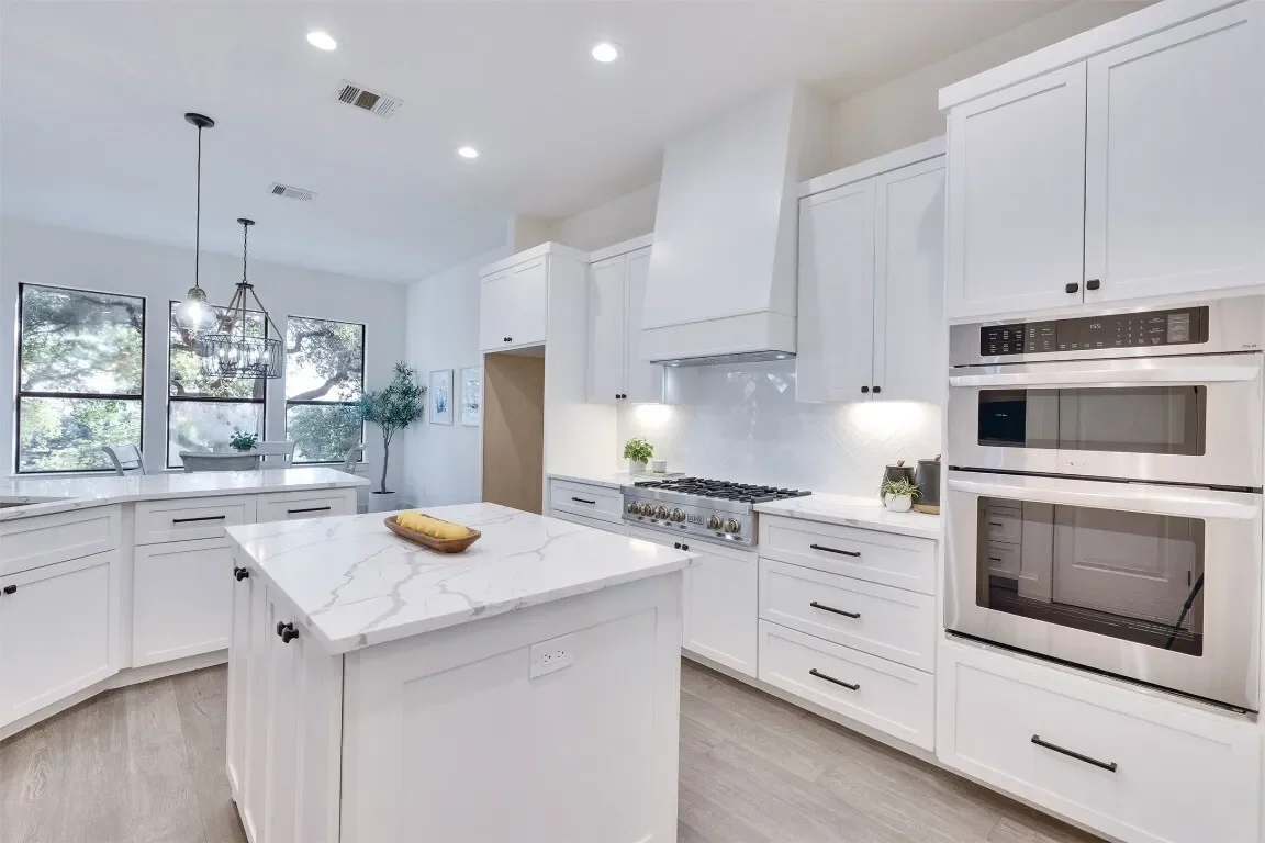 13601 Montview Drive, Austin, TX 78732, Austin, Texas, United States. - Photo 17