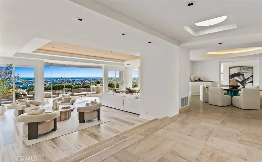 1535 Dolphin Terrace, Newport Beach, California, United States. - Photo 24