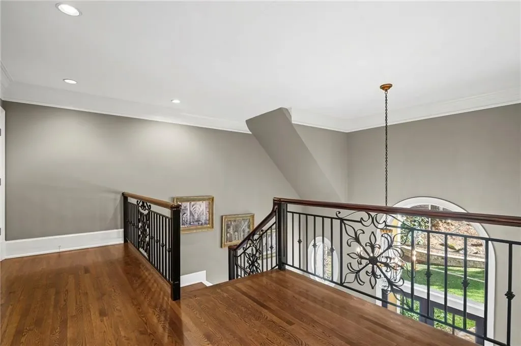 1655 Misty Oaks Drive, Atlanta, Georgia, United States. - Photo 27