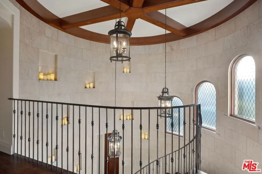 6882 Arizona Avenue, Los Angeles, California, United States. - Photo 11