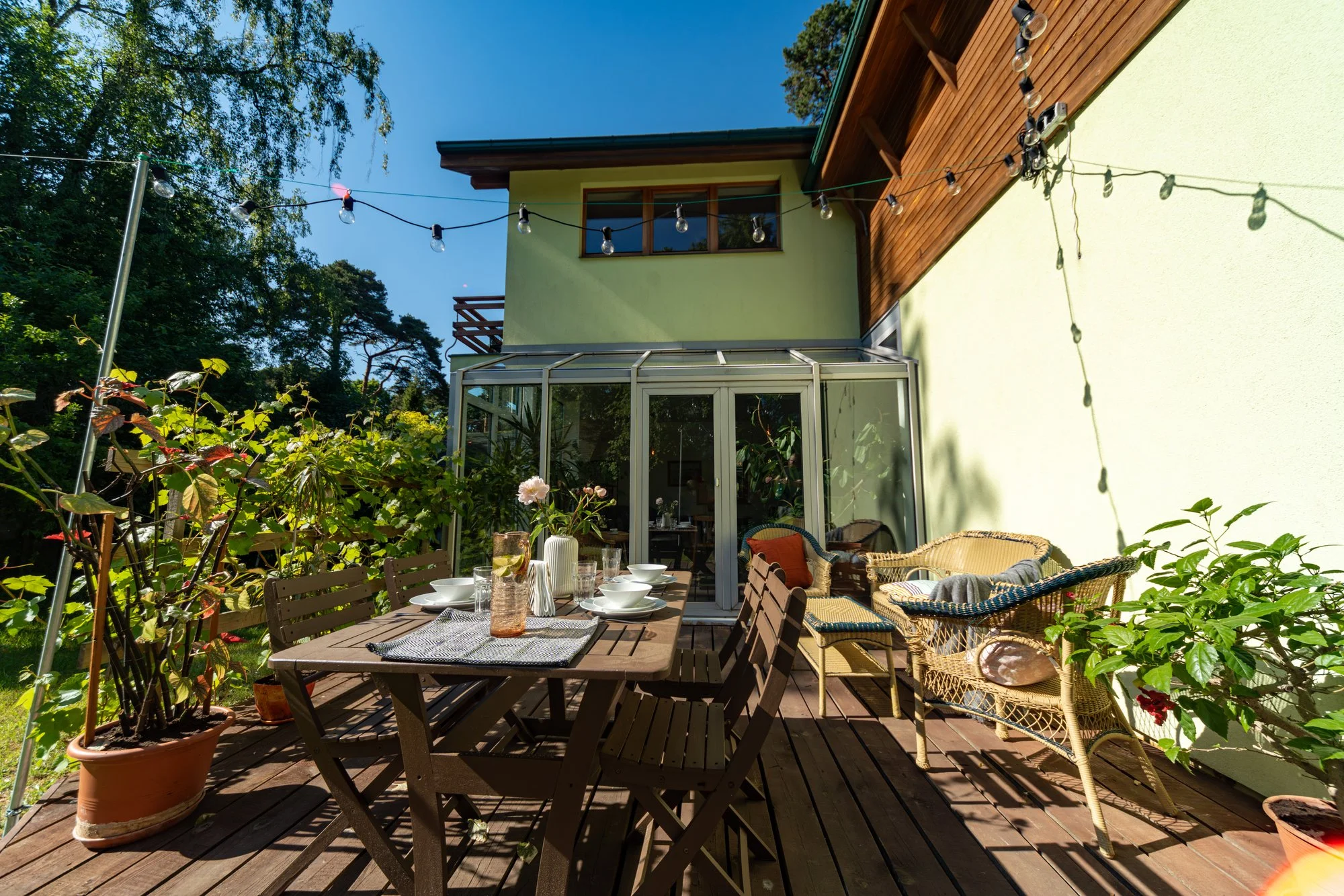 Exterior photo 2