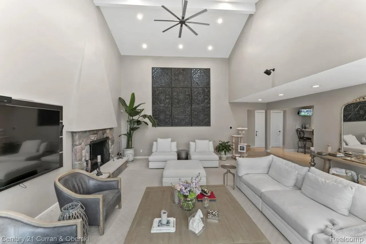 26155 Timber Trail, Dearborn Heights, MI 48127, Dearborn, Michigan, United States. - Photo 5
