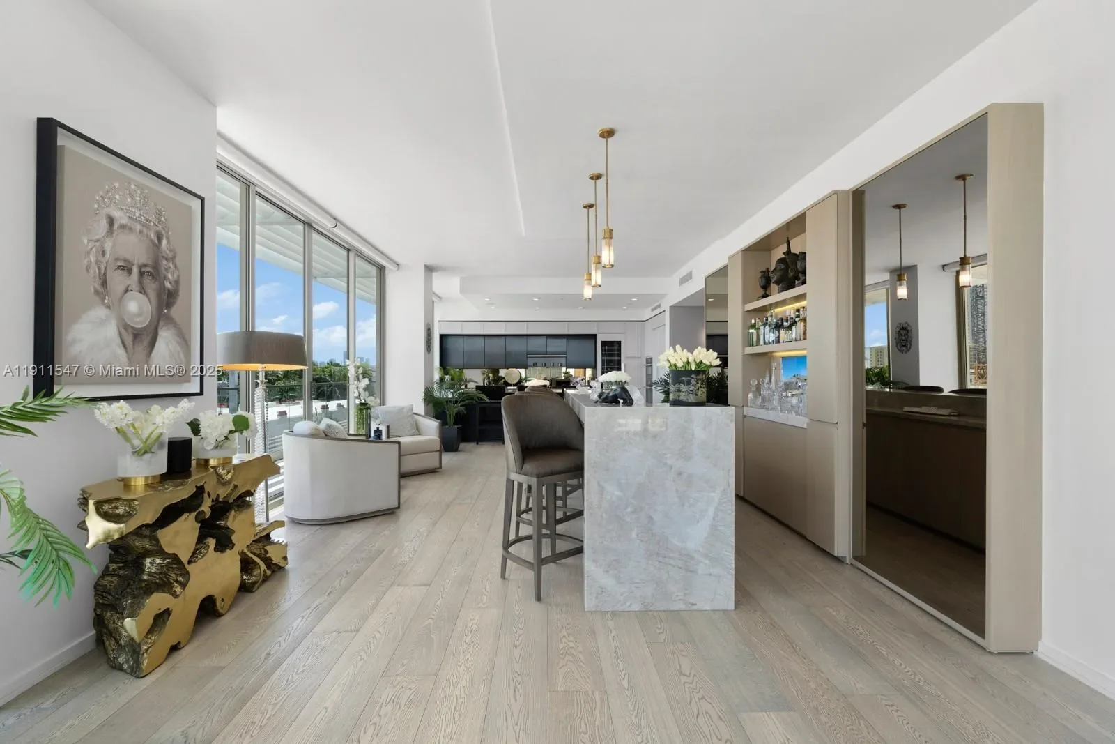 300 Collins Ave PH3, Miami Beach, Florida, United States. - Photo 10