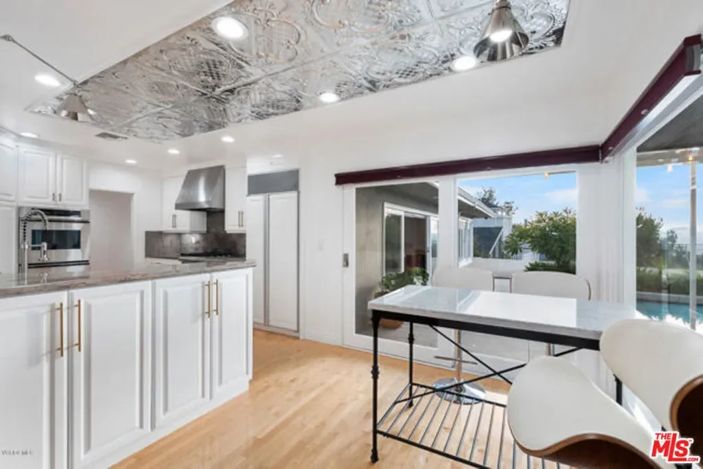 9633 Highridge Drive, Beverly Hills, California, United States. - Photo 30