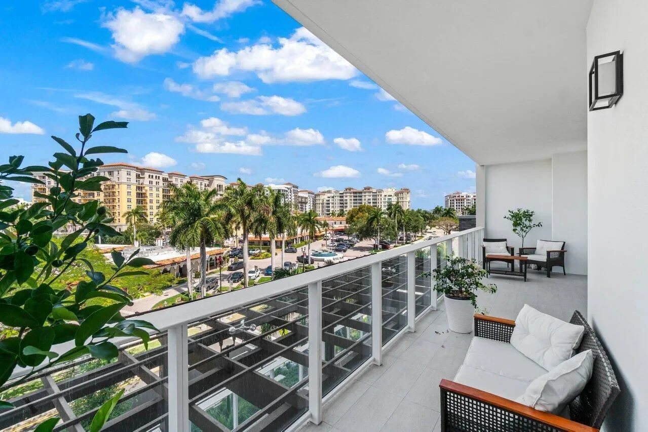 220 SE Mizner Boulevard, Boca Raton, Florida, United States. - Photo 25