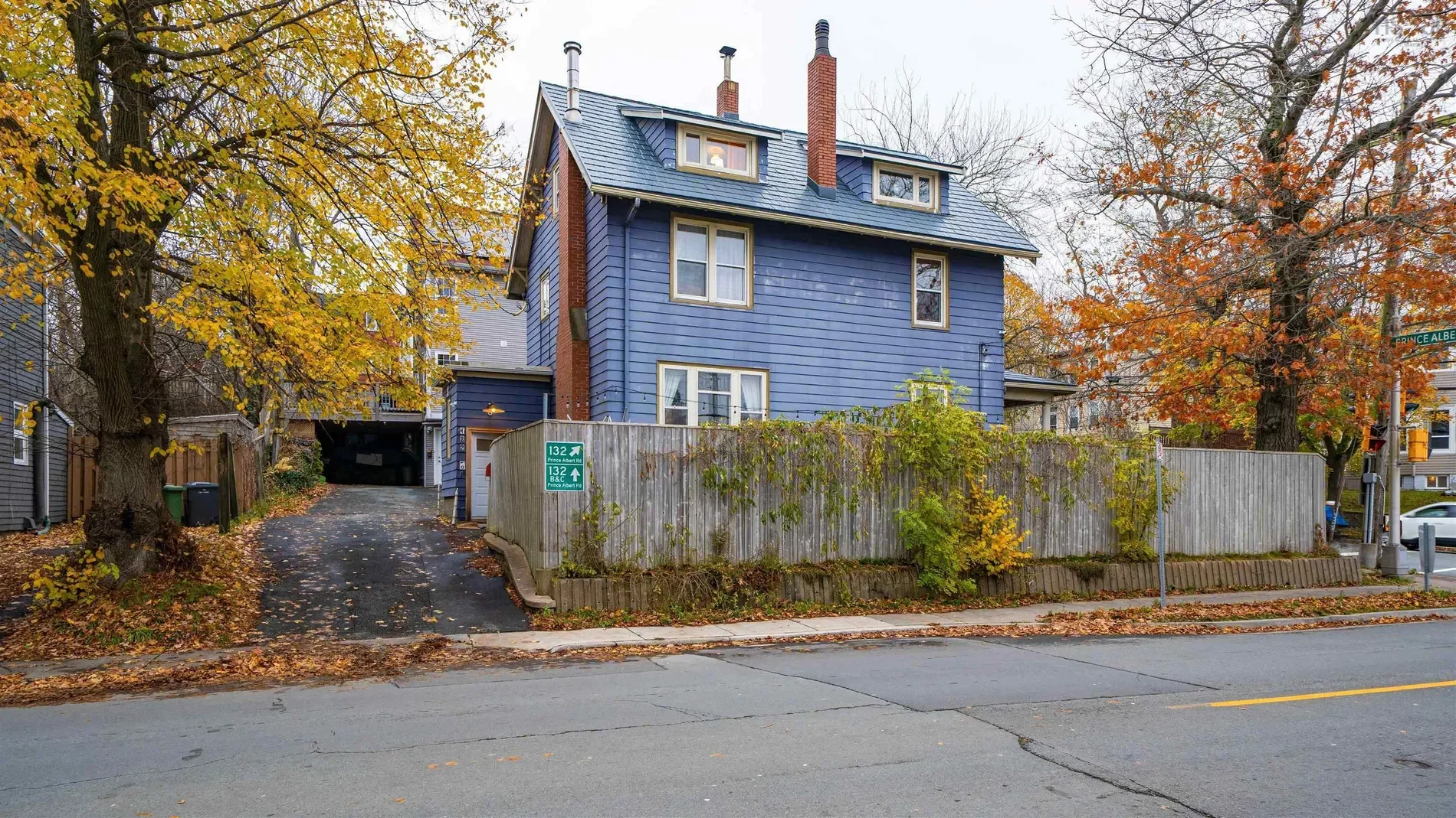 Exterior photo 3