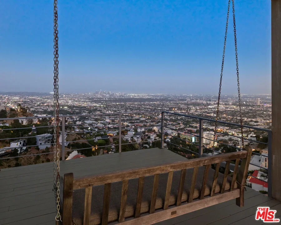 1600 Viewmont Dr, Los Angeles, California, United States. - Photo 20