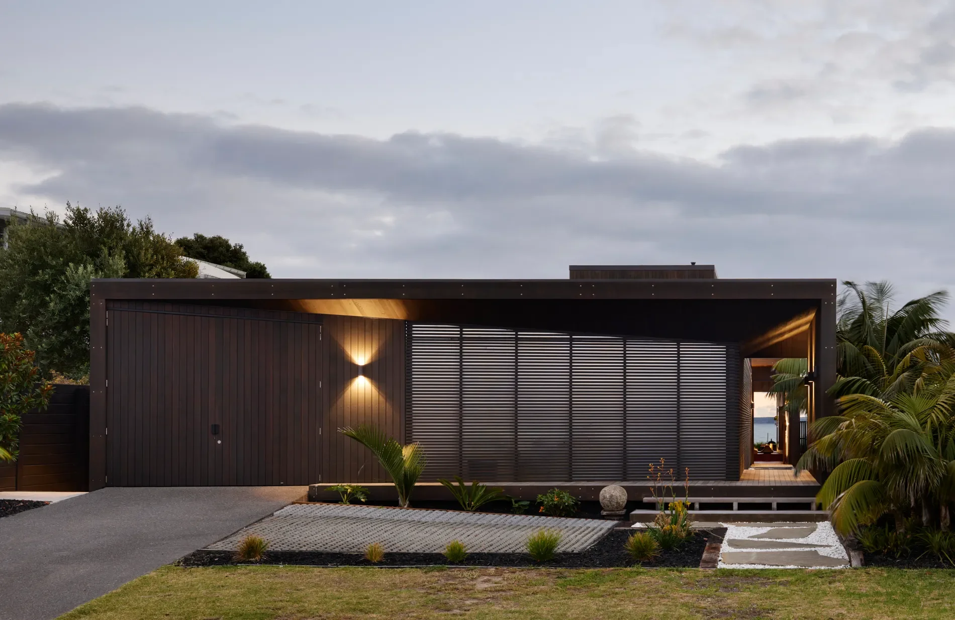 Exterior photo 2