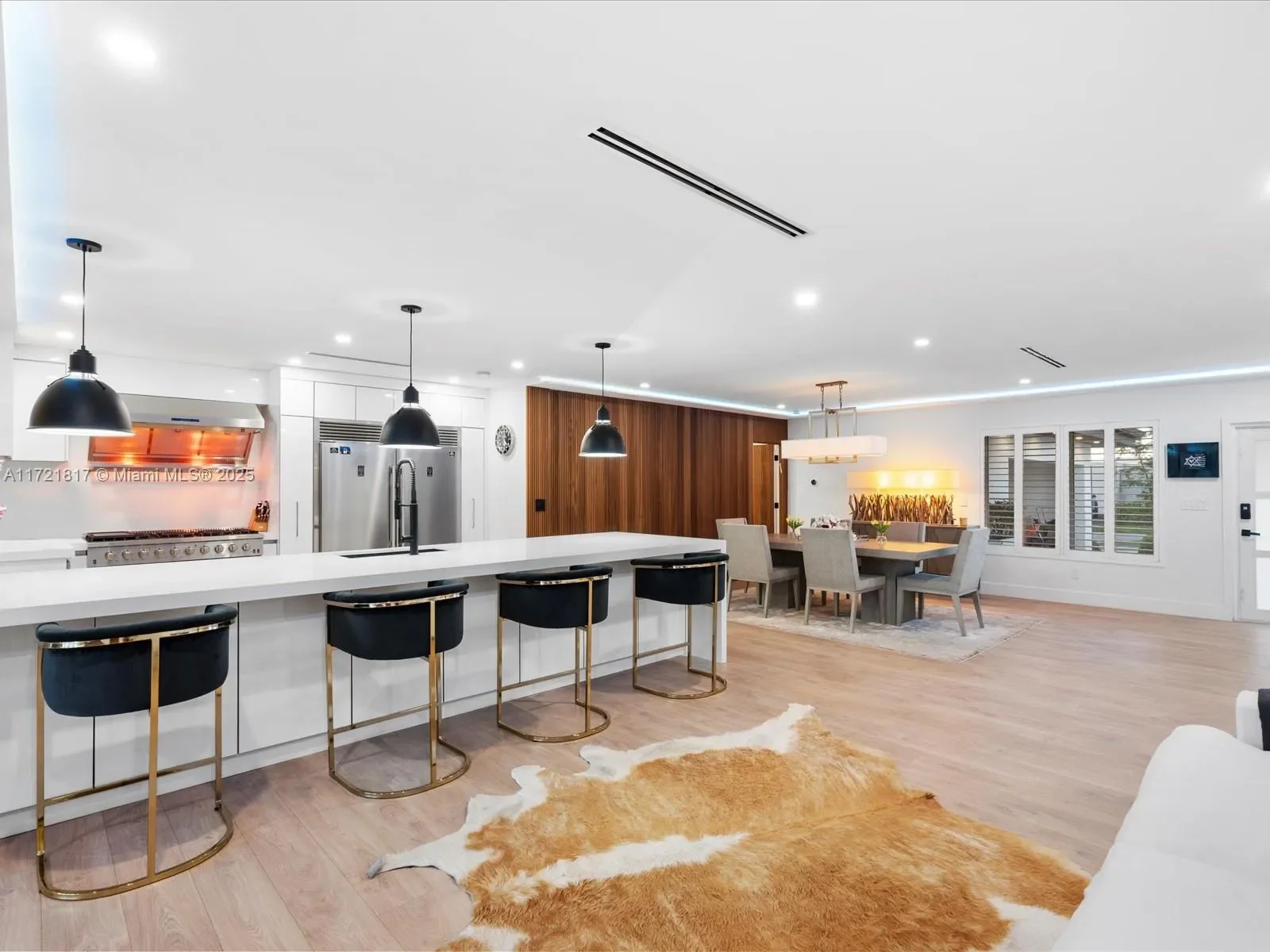 1560 Cleveland Road, Miami Beach, Florida, United States. - Photo 2