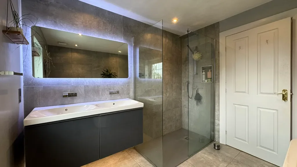 Hall  Drive, Bramhope, Bramhope, England, United Kingdom. - Photo 1