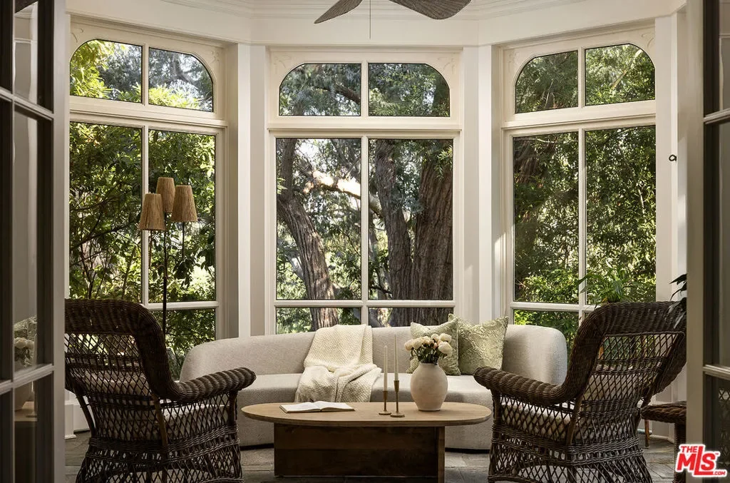 2041 Mandeville Canyon Road, Los Angeles, California, United States. - Photo 17